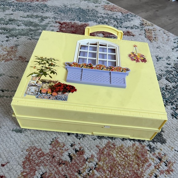 Vintage Barbie Mattel Grandma's Kitchen Fold Up Dollhouse Playset Incomplete - Picture 11 of 16